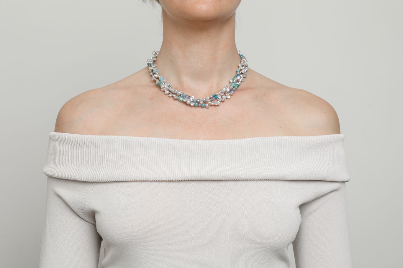 Collana in perle keshi grigie, apatite, tanzanite e quarzo. Chiusura argento 925 - 3